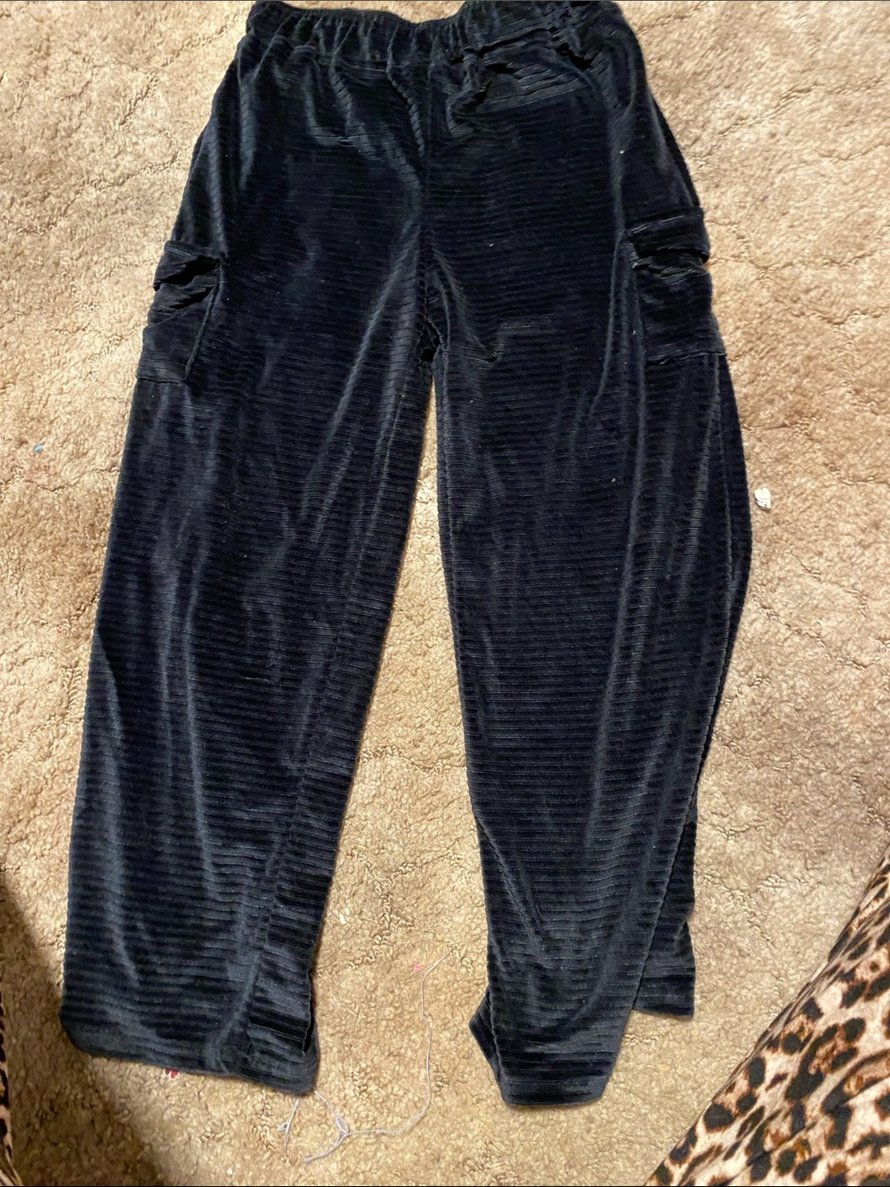 Vince Camuto Black Ribbed Velvet Cargo Joggers